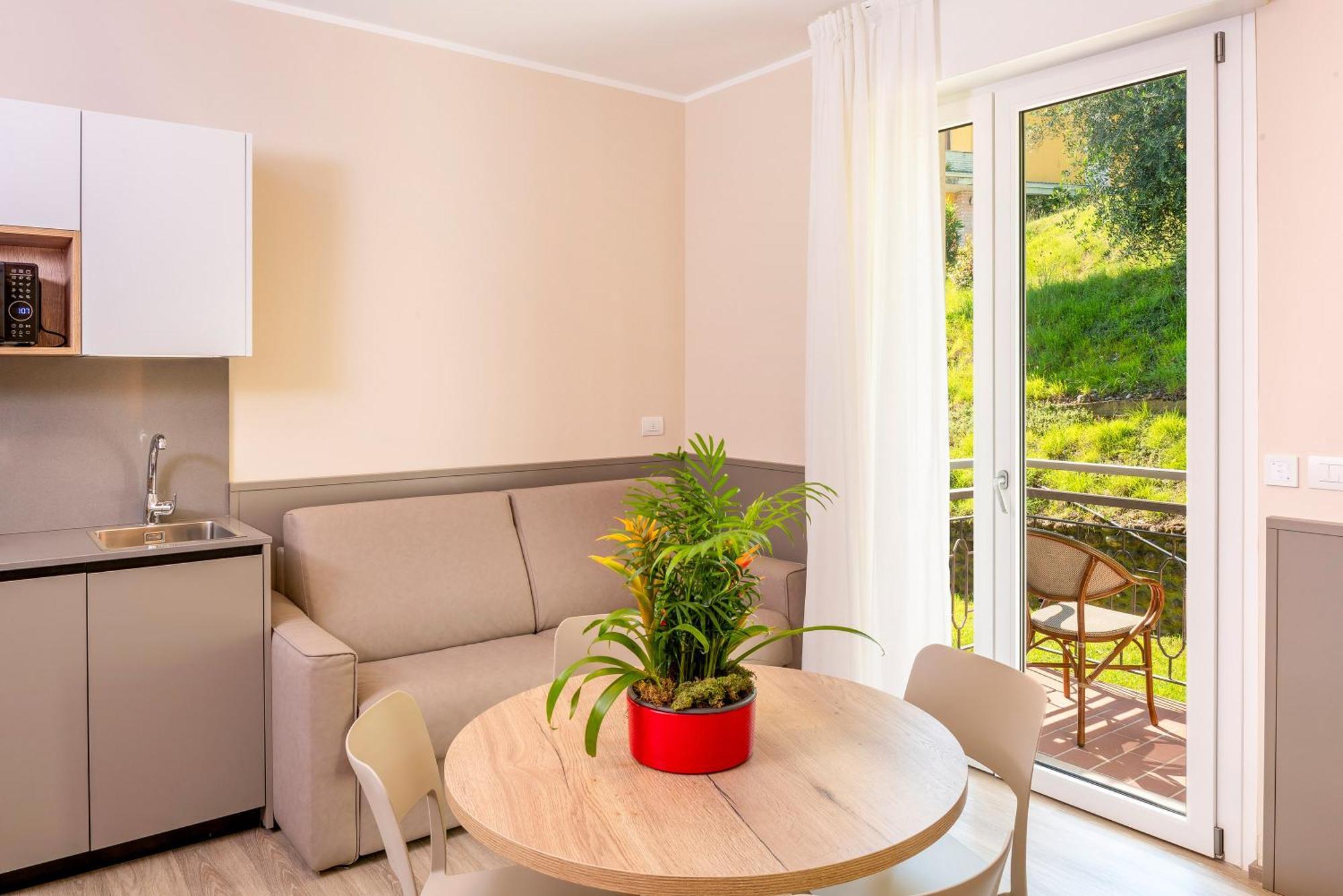 Residenza Panorama Aparthotel Costermano Kültér fotó