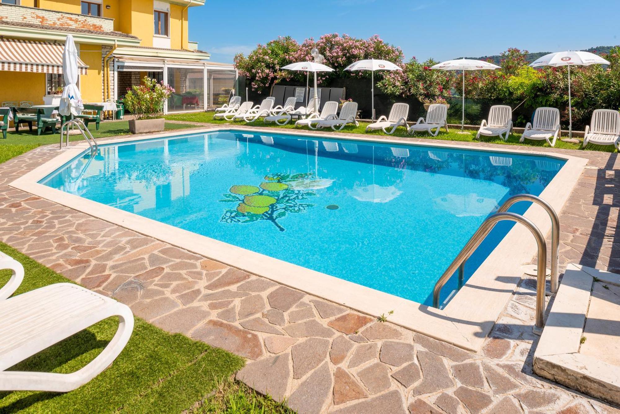 Residenza Panorama Aparthotel Costermano Kültér fotó
